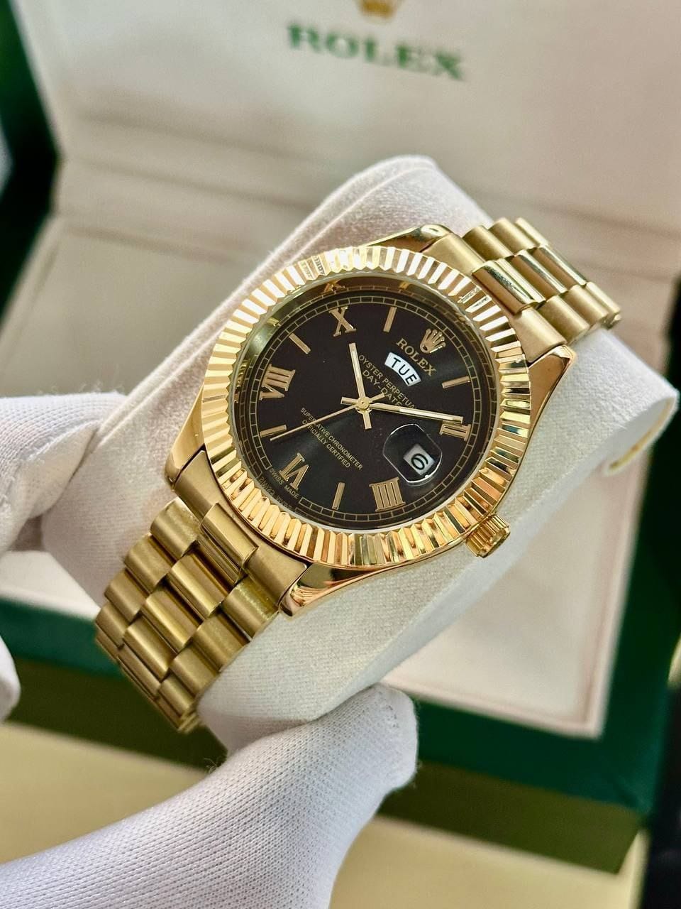 Rolex Day-Date Gold Edition – Luxury Black Dial with Roman Numerals