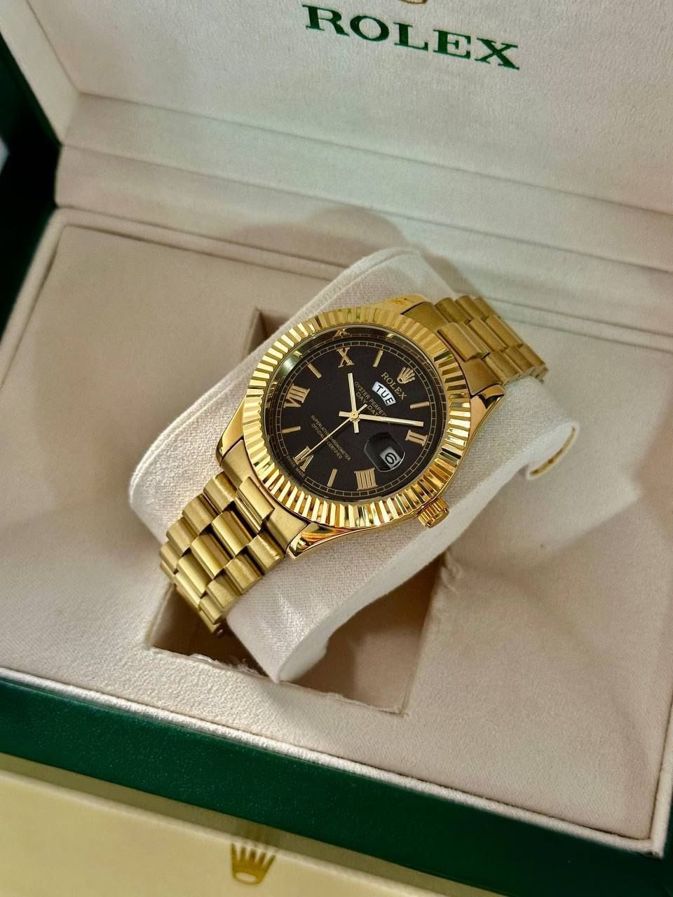 Rolex Day-Date Gold Edition – Luxury Black Dial with Roman Numerals