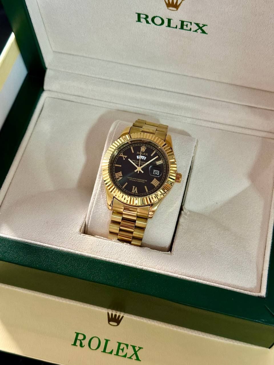 Rolex Day-Date Gold Edition – Luxury Black Dial with Roman Numerals