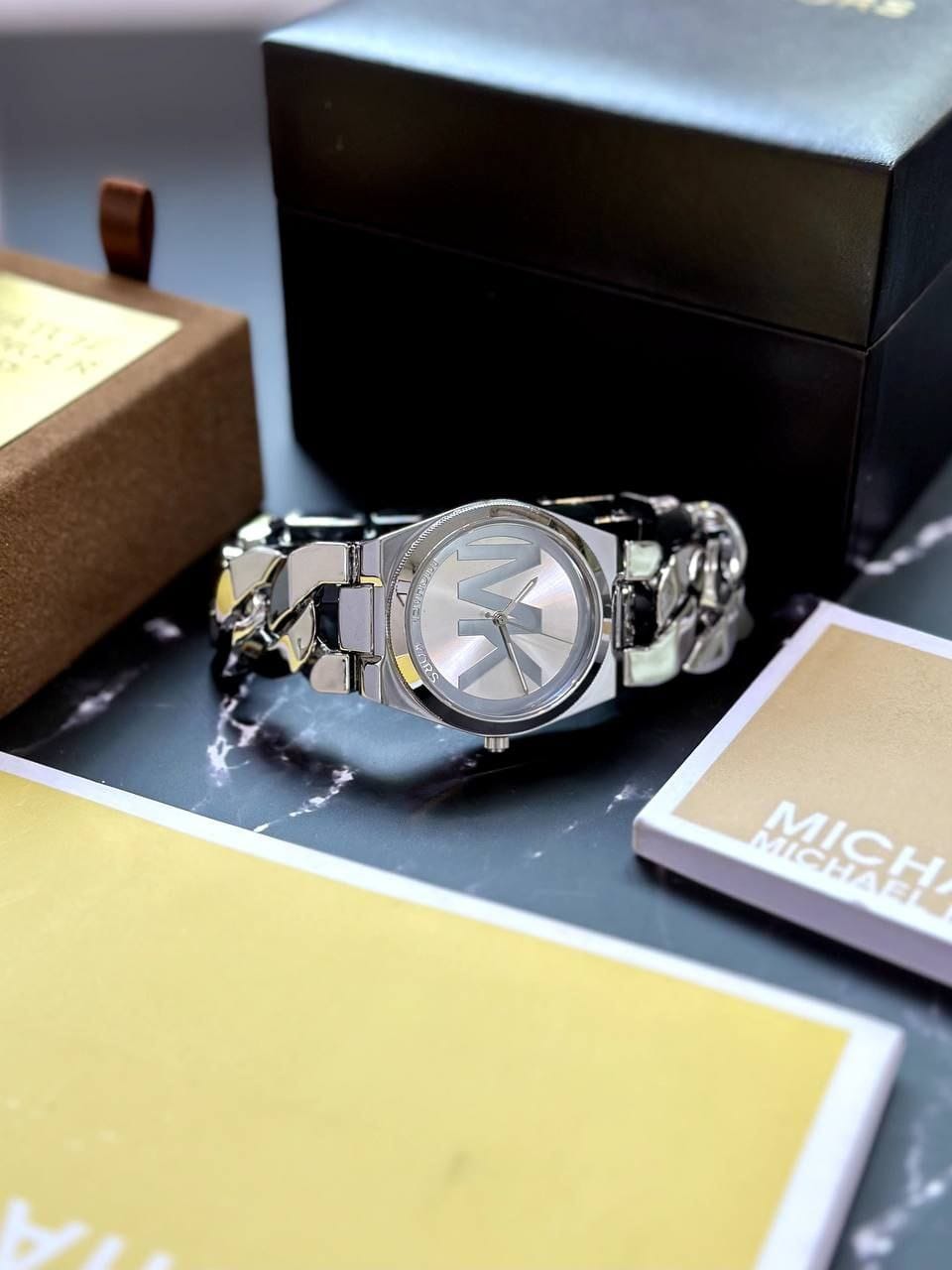 Hublot Classic Fusion Quartz – Rose Gold Case with Black Leather Strap